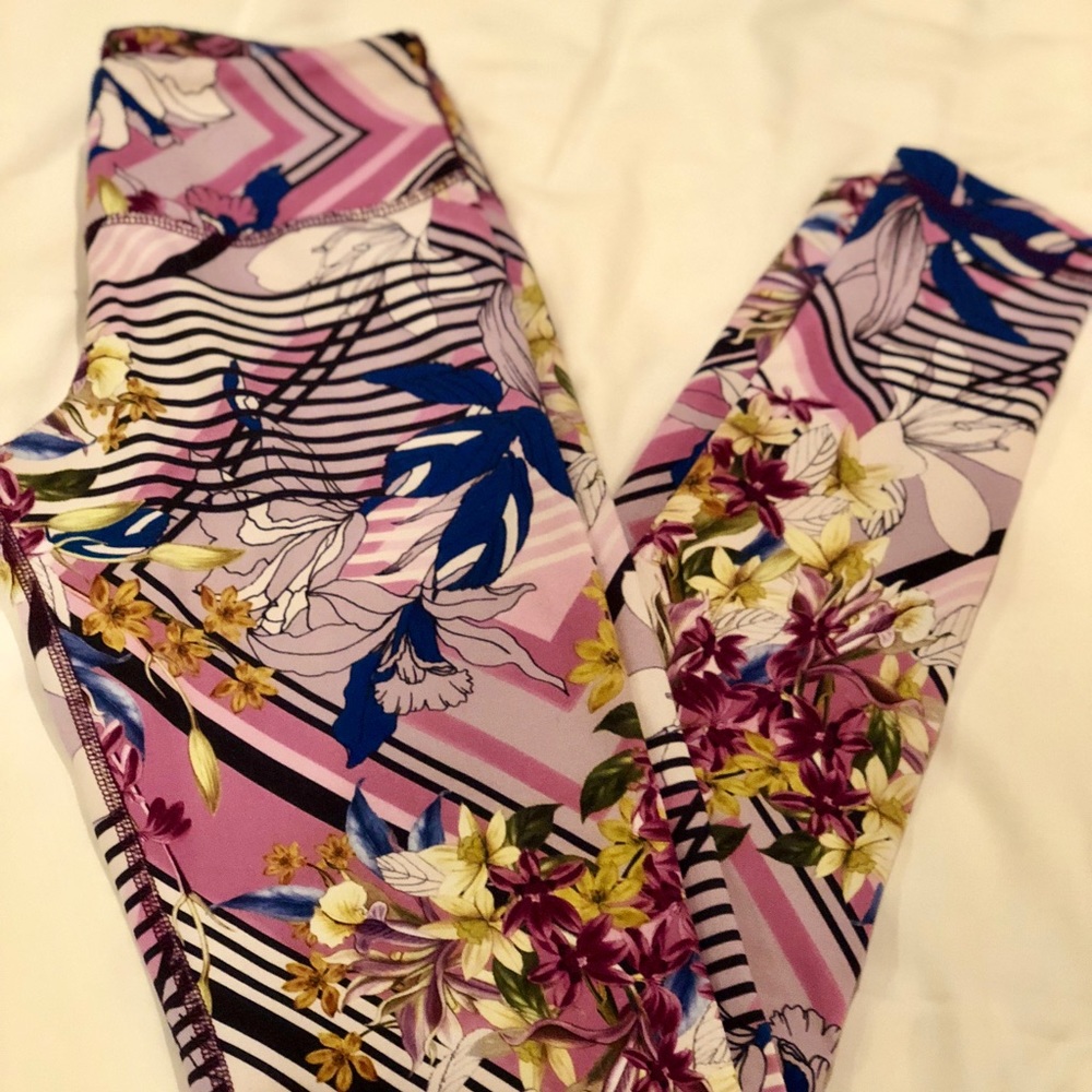 Rese floral leggings size XS.
